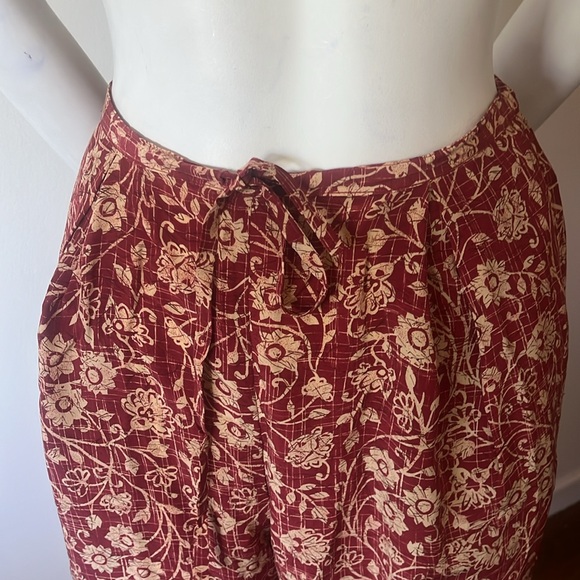 Jennifer Moore Red and Cream Silk Cropped Pants - Picture 5 of 12